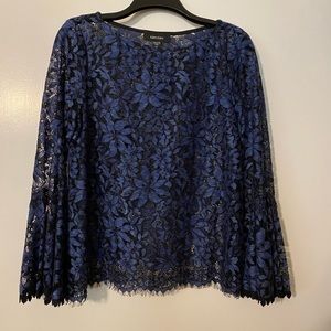Karen Kane Beautiful Lace Bell Sleeve Blouse, SIZE SMALL Worn Once!